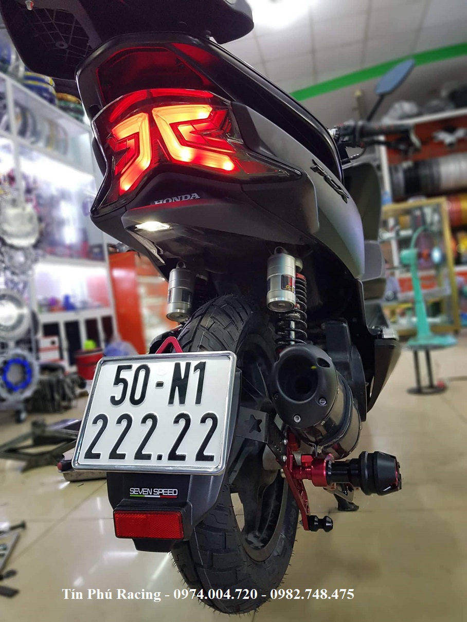 Honda PCX 125 độ kiểng bắt mắt và độc đáo tại Sài Gòn